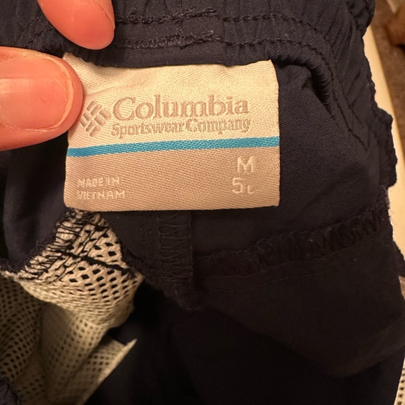 Columbia PFG Women’s Navy Shorts Size Medium - Picture 3 of 5